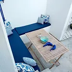 Folia * Fira (Santorini)